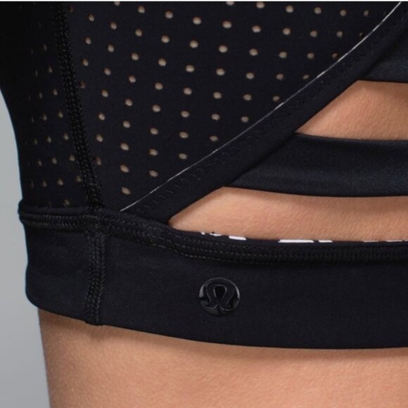 Lululemon Paddle Crop Top, Reversible, Black White, Size 6 - Picture 7 of 16